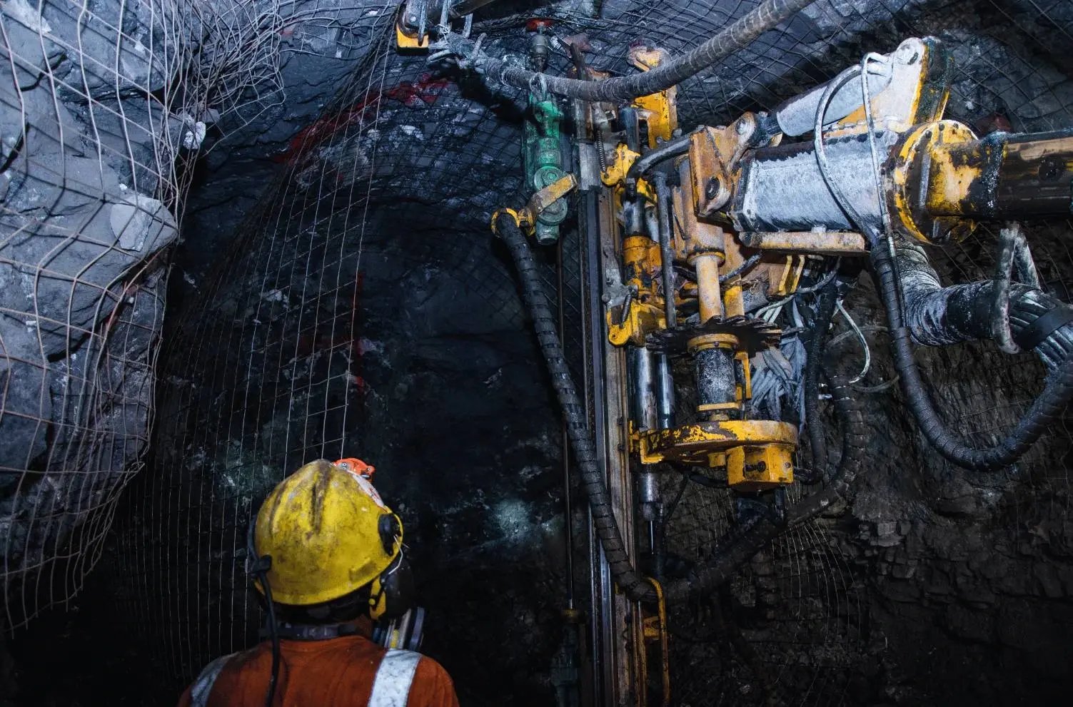 Mining-Operator-min